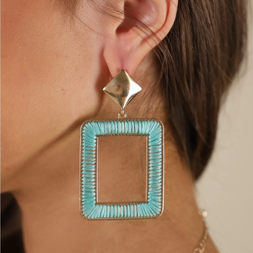 SQUARE TURQUOISE RAFFIA EARRINGS